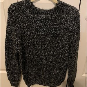 BLACK AND WHITE SOFT SWEATER